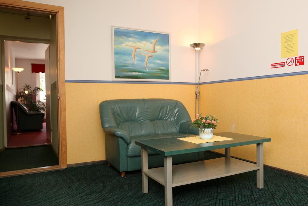 Katariina Guesthouse Rakvere Ngoại thất bức ảnh
