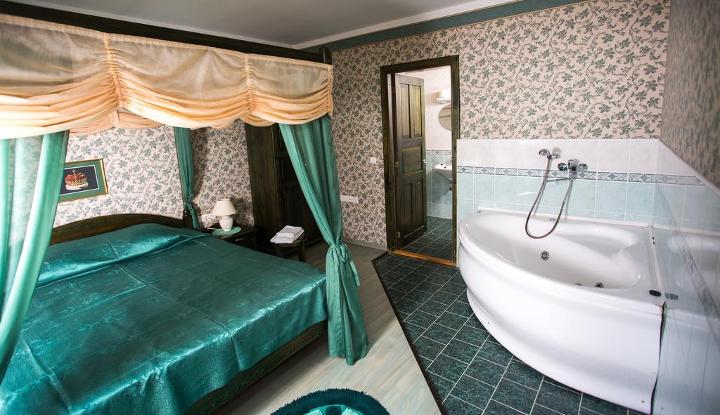 Katariina Guesthouse Rakvere Ngoại thất bức ảnh