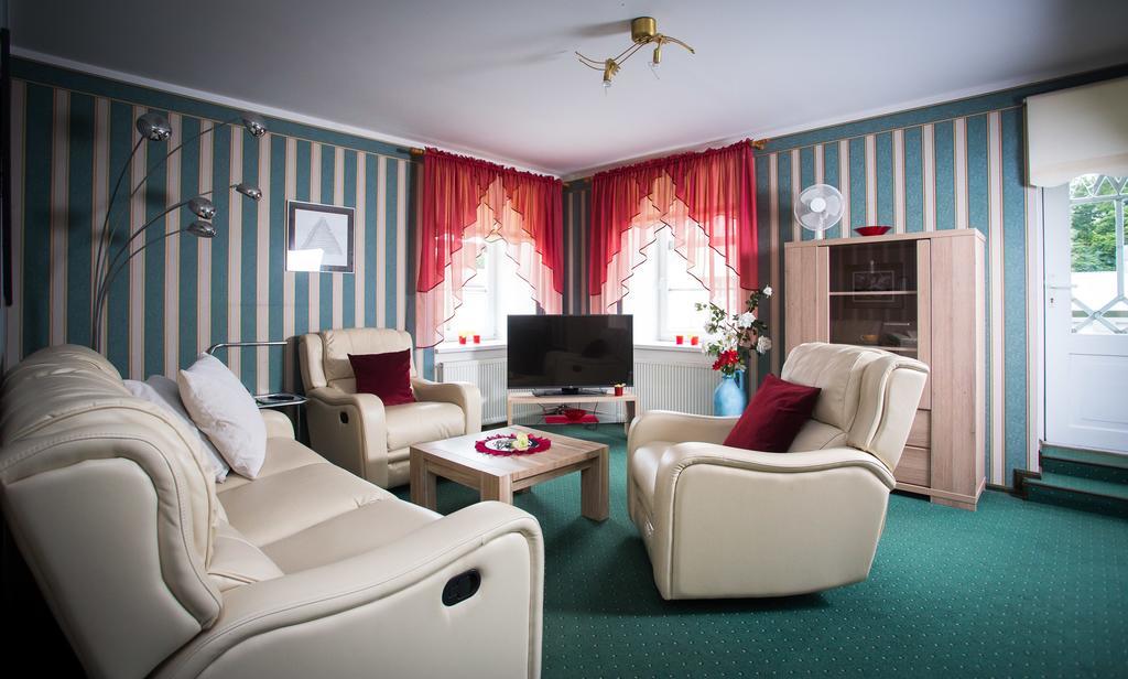 Katariina Guesthouse Rakvere Ngoại thất bức ảnh