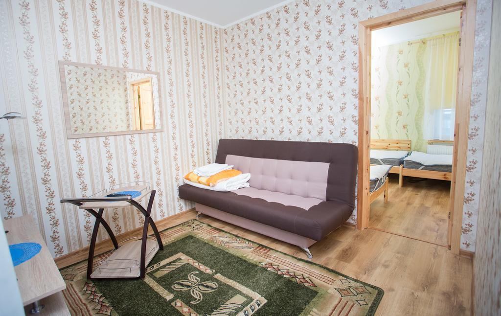 Katariina Guesthouse Rakvere Ngoại thất bức ảnh