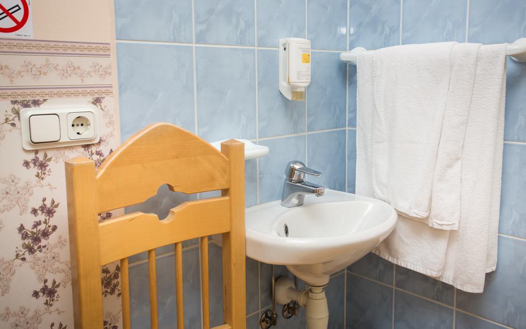 Katariina Guesthouse Rakvere Ngoại thất bức ảnh