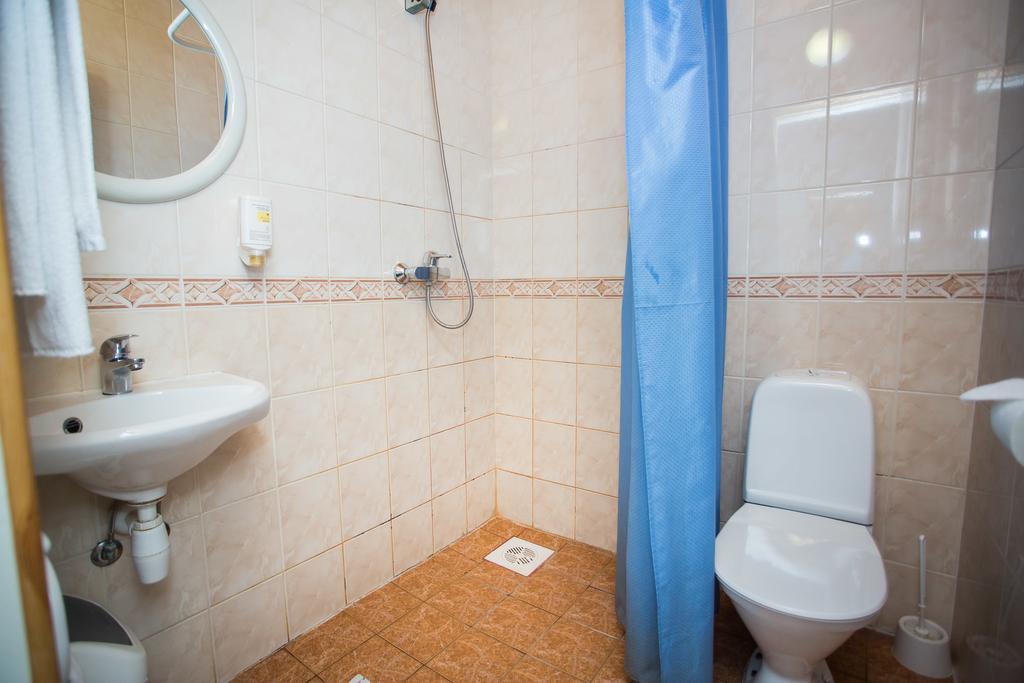 Katariina Guesthouse Rakvere Ngoại thất bức ảnh