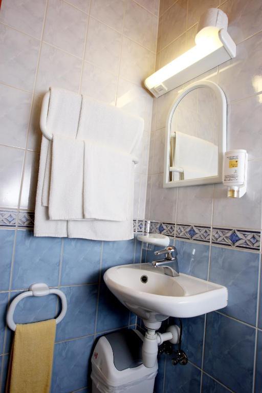 Katariina Guesthouse Rakvere Phòng bức ảnh