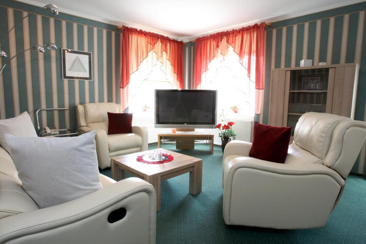 Katariina Guesthouse Rakvere Ngoại thất bức ảnh